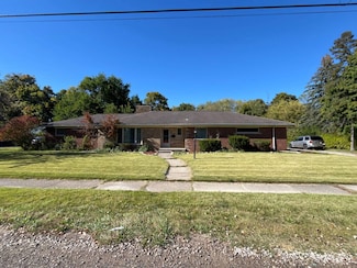 32572 Woodbrook Dr, Wayne, MI 48184