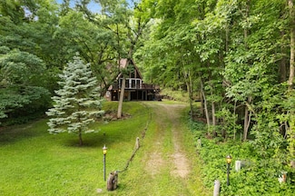 E13499 Grace St, Merrimac, WI 53561