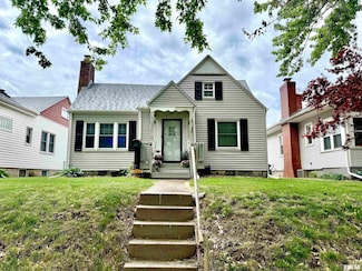 1607 18th Street C, Moline, IL 61265
