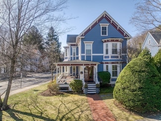 90 Highland Ave, Newtonville, MA 02460