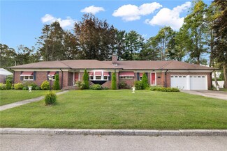 5 Valley View Dr, Johnston, RI 02919