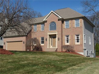 14 Millers Brook Dr, Cumberland, RI 02864