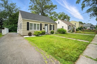 240 El Paso St, Springfield, MA 01104