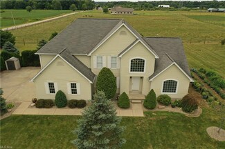 700 W Garfield Rd, Columbiana, OH 44408