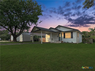 1412 Laurie Dr, Canyon Lake, TX 78133