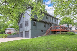 313 SW Ensley Ln, Lees Summit, MO 64081