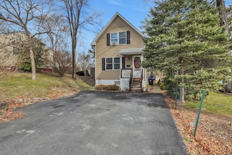 1 Glenwood Ave, Poughkeepsie, NY 12603
