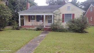 305 W Academy St, Williamston, NC 27892