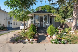 622 Columbia Ave, Elgin, IL 60120