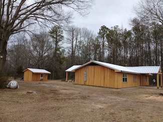 2033 Armfield Rd, Oak Grove, LA 71263
