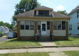 1800 W Millman St, Peoria, IL 61605