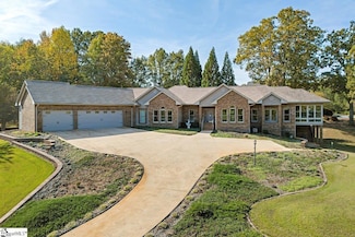 203 Eagles Landing Ln, Seneca, SC 29672