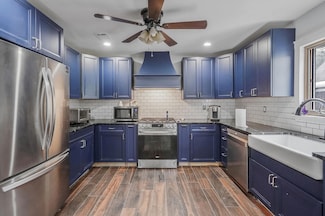 6 Youngs Ln, Setauket, NY 11733