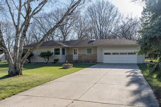 2029 Roe Crest Dr, North Mankato, MN 56003