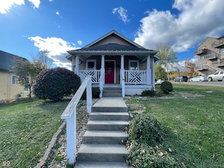 194 N Van Buren St, Nashville, IN 47448