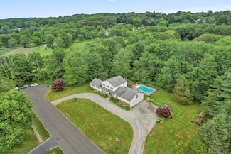 5 Laurel Dr, Easton, CT 06612