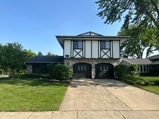 190 Bourne Ln, Bloomingdale, IL 60108