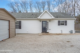 31 Walnut St, Little Egg Harbor Township, NJ 08087