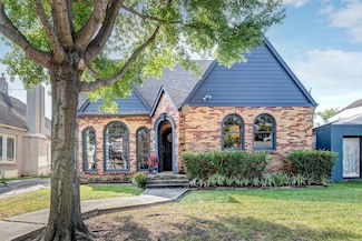 1947 Portsmouth St, Houston, TX 77098