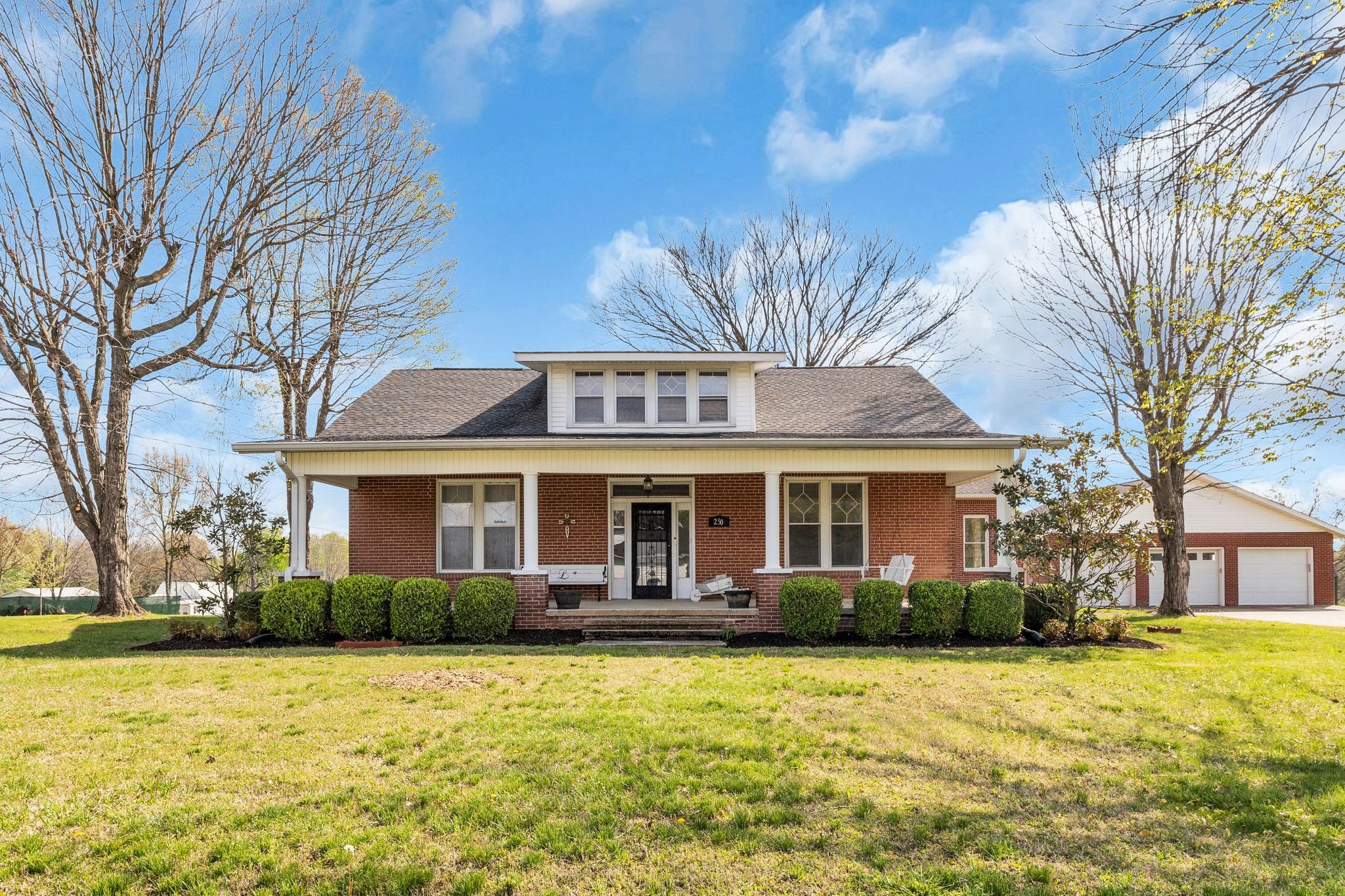 250 Locust St, Mc Ewen, TN 37101