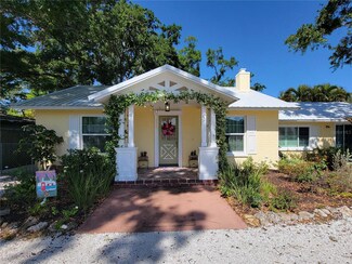 230 47th St W, Bradenton, FL 34209