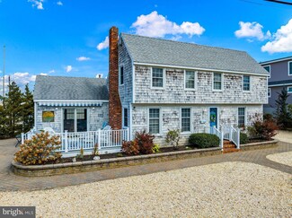 295 N 9th St, Surf City, NJ 08008