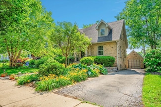 14 S George St, Mount Prospect, IL 60056