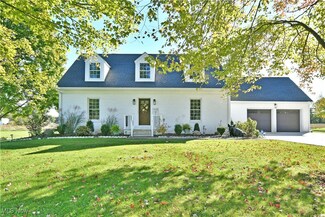 5558 Pierce Rd NW, Warren, OH 44481