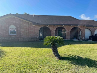 4465 Cartwright St, Beaumont, TX 77707