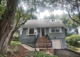 8 Cedar St, Tappan, NY 10983