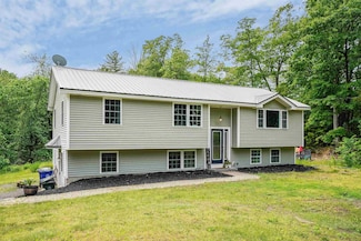1 Acropolis Ave, Londonderry, NH 03053