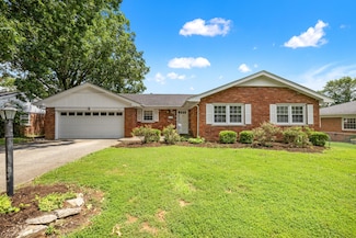 151 Pinehurst Dr, Frankfort, KY 40601