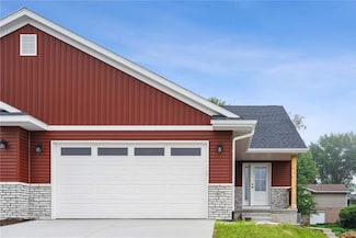 817 Prairie View Dr, West Branch, IA 52358
