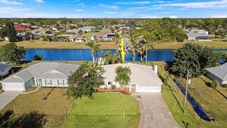 210 SW Ridgecrest Dr, Port Saint Lucie, FL 34953