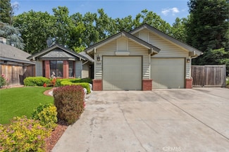 689 E Pintail Cir, Fresno, CA 93730