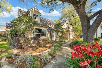 1302 Friarcreek Ln, Houston, TX 77055