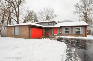 2449 Briarford Ln, Northbrook, IL 60062