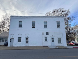 919 N 7th St, Leavenworth, KS 66048
