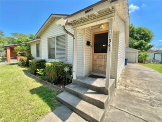 1941 Sherman St, Corpus Christi, TX 78416