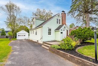 1808 Patton Dr, Schenectady, NY 12303