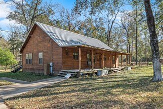 678 Old Phelps Rd, Huntsville, TX 77340