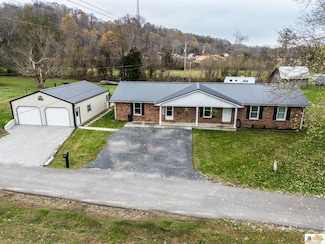 50 Mosby St, Burkesville, KY 42717