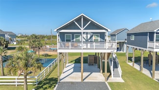 1079 Cedar Ln, Gilchrist, TX 77617