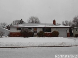 2192 2192 Mohawk-Road-e, North St. Paul, MN 55109