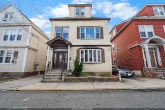 154 W 33rd St, Bayonne, NJ 07002