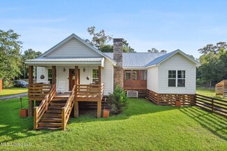 1208 Irvin Favre Rd, Pass Christian, MS 39571
