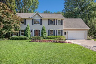 8646 Maple Ln, Zeeland, MI 49464