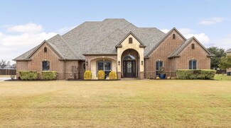 2036 Willow Bend Dr, Red Oak, TX 75154