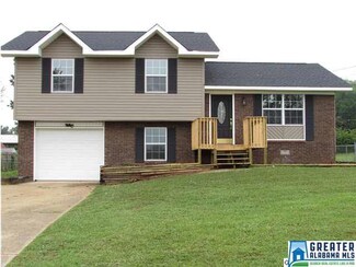 619 Lakewood Dr, Weaver, AL 36277