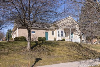 2161 S Cross Creek Dr SE, Grand Rapids, MI 49508